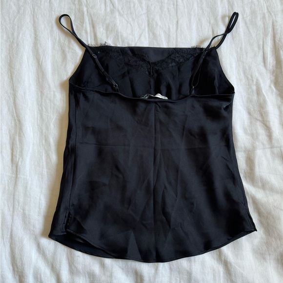 ABERCROMBIE & FITCH - LACE TRIMMED CAMISOLE - Picture 2 of 3